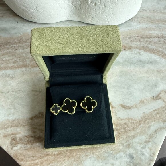 Magic Alhambra earrings - Picture 6 of 6